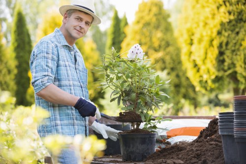 Customer agreement for garden maintenance payment and scheduling